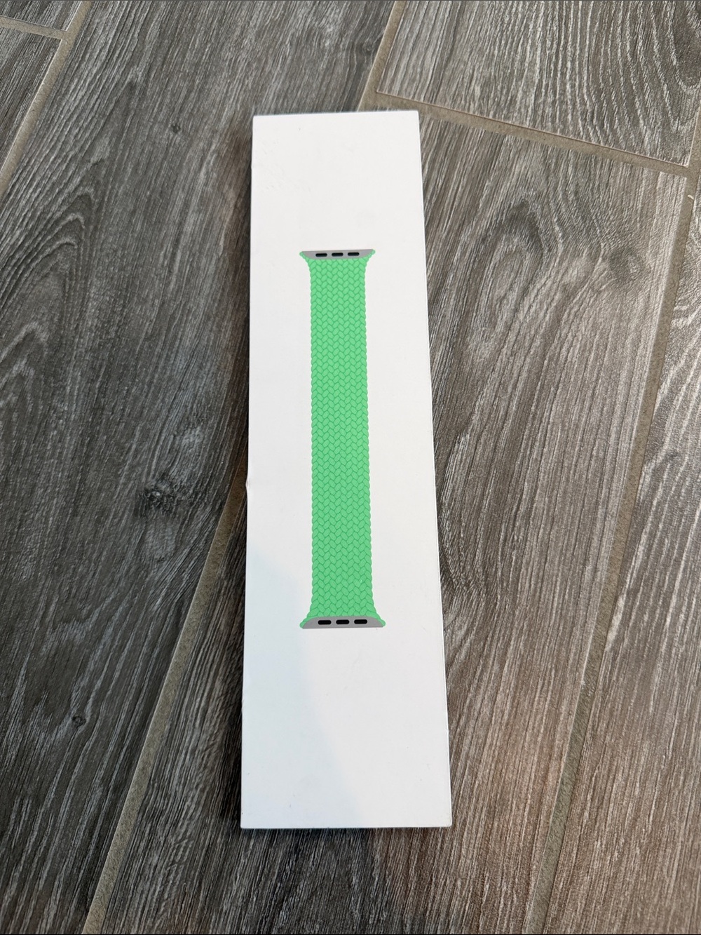 New in box! Apple Watch neon Green band 45mm Braided solo loop size 7